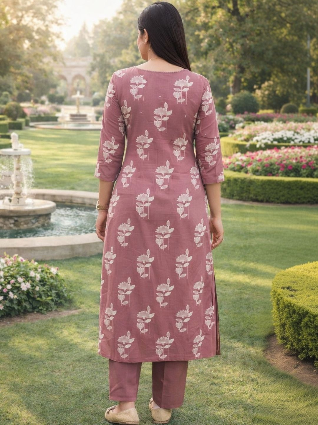 HERE&NOW Women Floral Printed Regular Pure Cotton Kurta with Trousers & With Dupatta