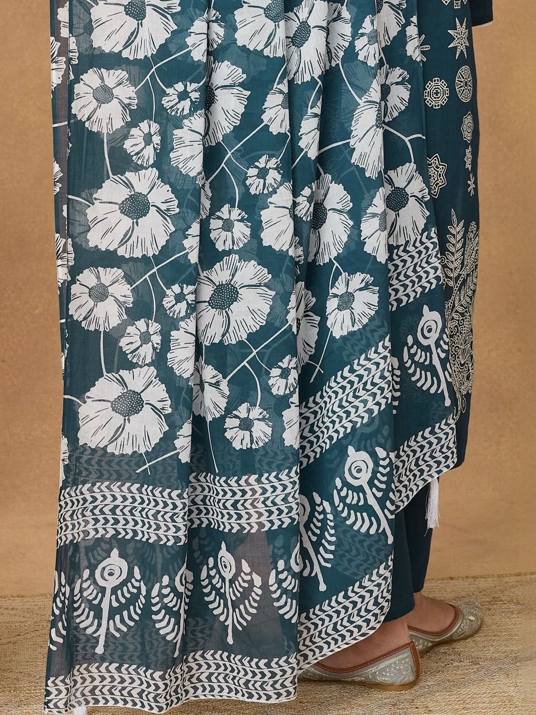 KALINI Women Ethnic Motifs Embroidered Regular Thread Work Pure Cotton Kurta with Trousers & With Dupatta