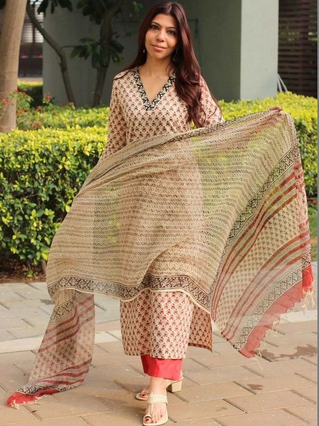 Lookmark Women Ethnic Motifs Printed Regular Kurta with Trousers & With Dupatta