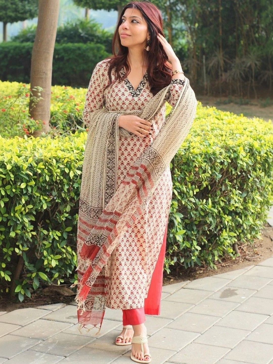 Lookmark Women Ethnic Motifs Printed Regular Kurta with Trousers & With Dupatta