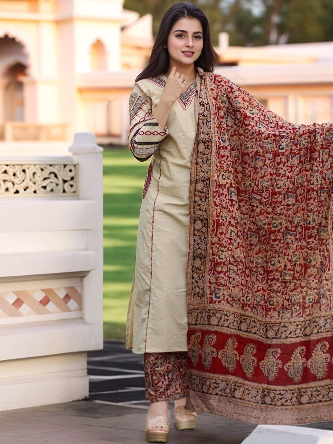 SZN Women Ethnic Motifs Regular Thread Work Kurta with Trousers & With Dupatta
